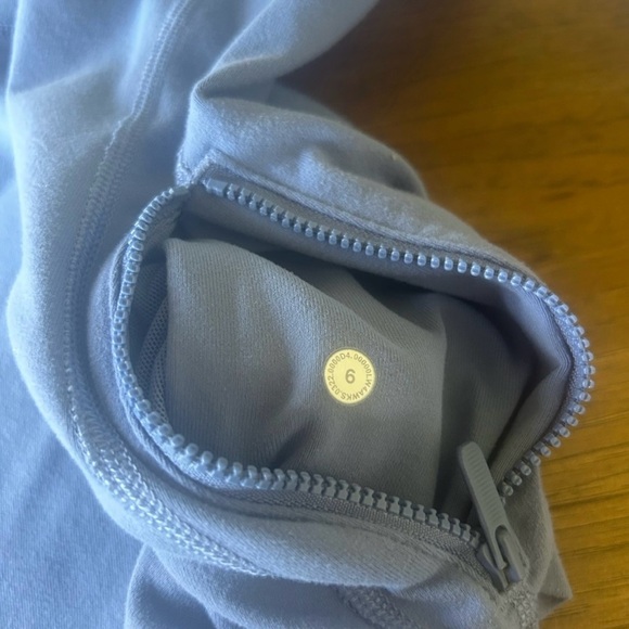 Lululemon blue define jacket in Water Drop, size 6 - Picture 10 of 10